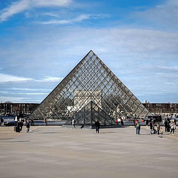 Why Did Notre-Dame Take Nearly 200 Years to Build?