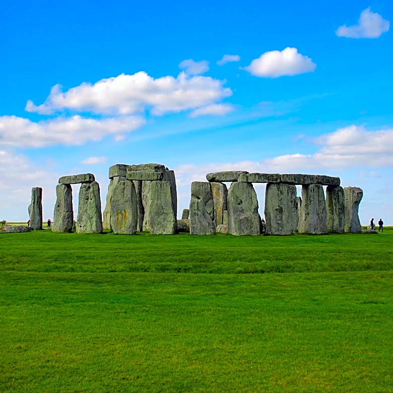 How was Stonehenge Built over Centuries
