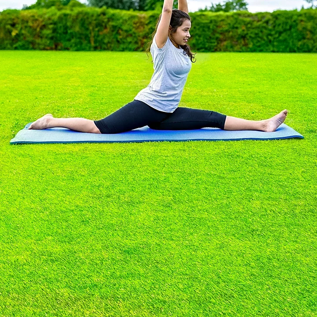 How the Half-Split Yoga Pose Helps Improve Leg Flexibility