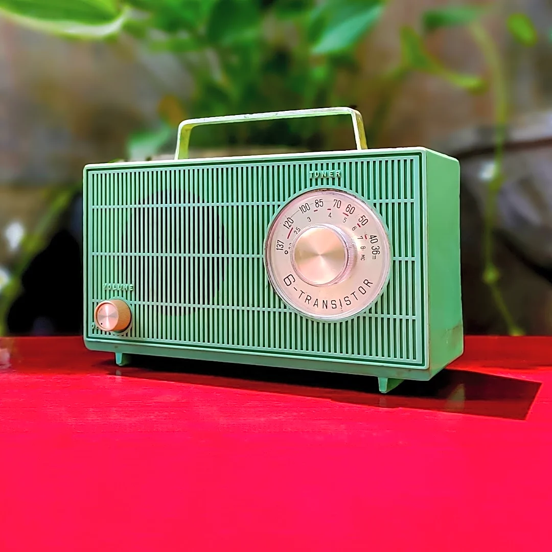 How the Regency TR-1 Made Transistor Radios Commercially Available