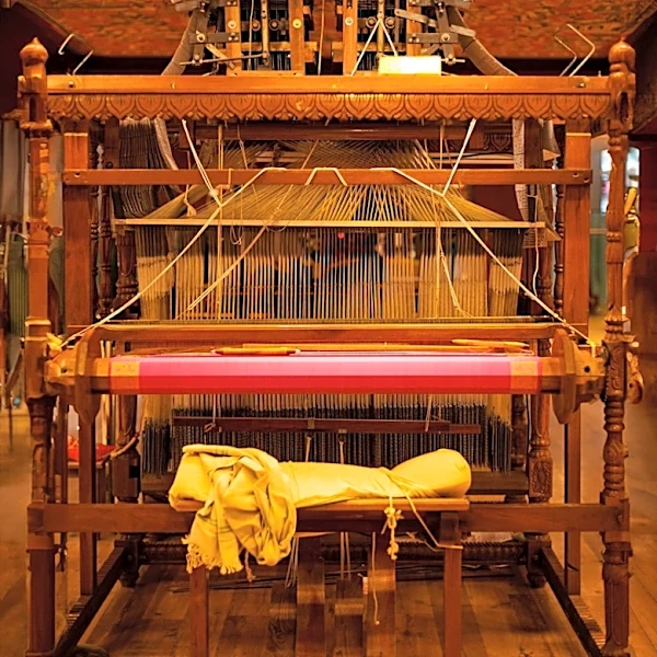 How a 19th-Century Craft Turned Colorful Wool Into Detailed Pictures