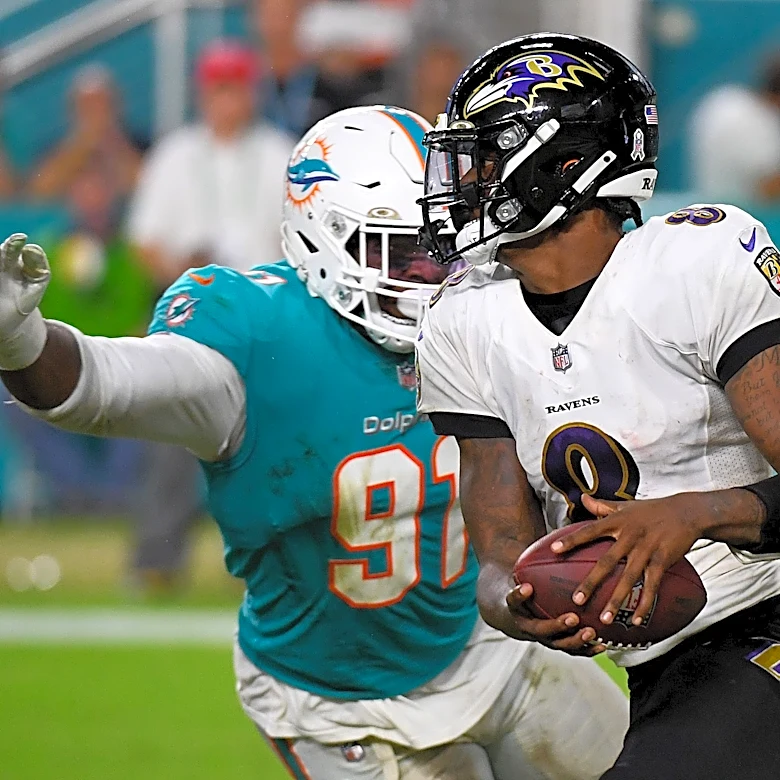 Former Dolphins pass rusher signs with old team for 2026 season