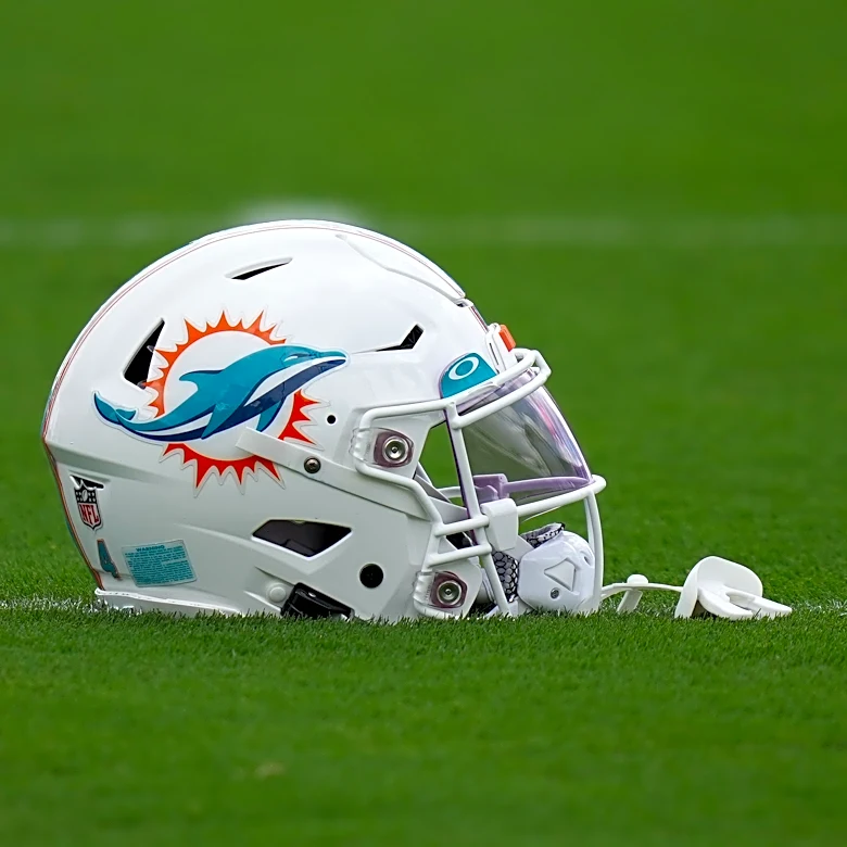 Dolphins release veteran lineman with 40 career starts