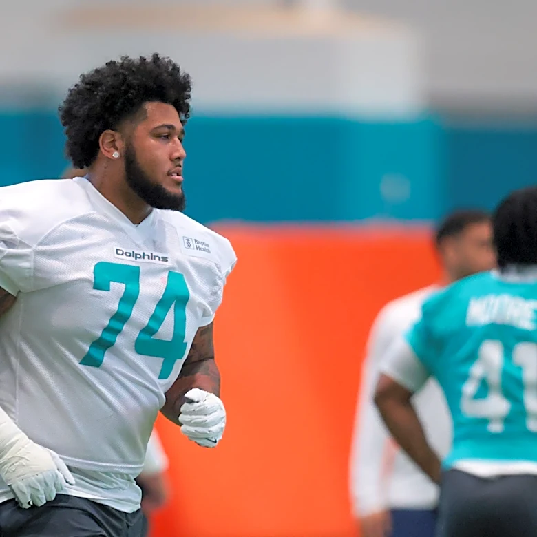 Dolphins rookie reveals who he's studying to learn new role