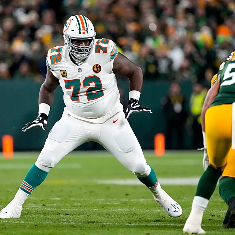 Retired Dolphins lineman considered coming back to play for NFC team