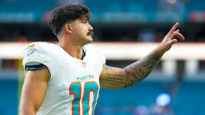 Watch: Dolphins LB makes phenomenal diving interception vs. Chiefs