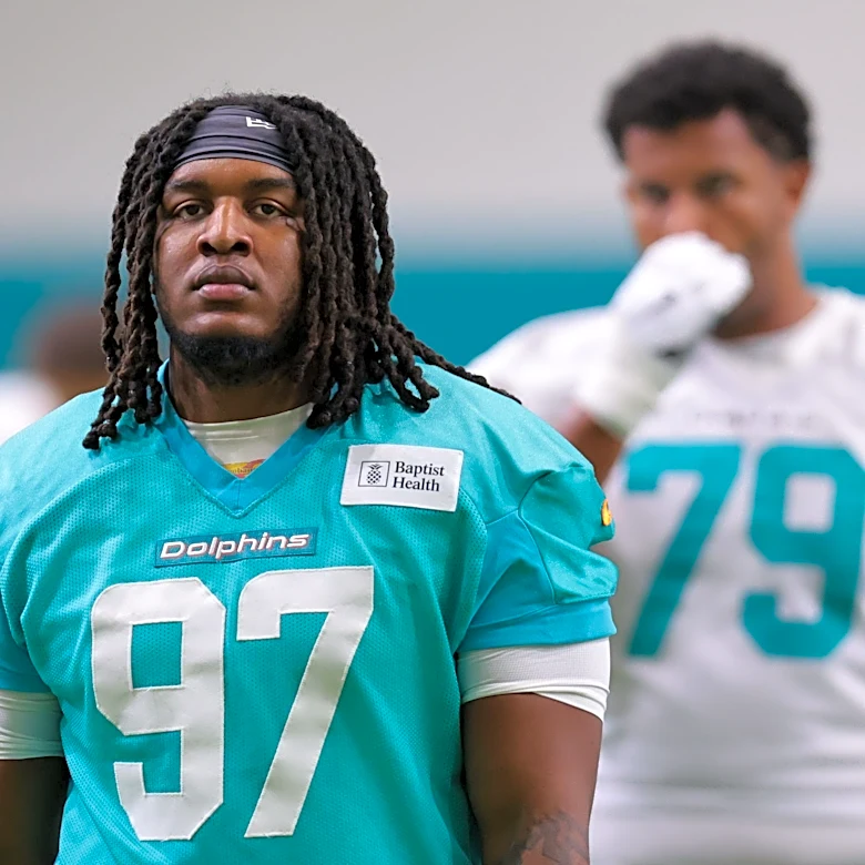 Dolphins re-sign young DL back to their practice squad