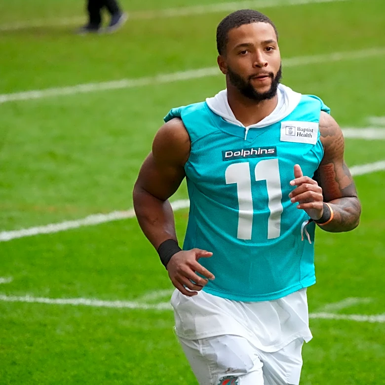 Dolphins injury updates after loss to Vikings