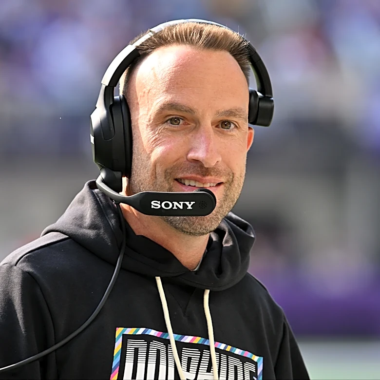 Jeff Hafley reacts to nullified TD due to penalty vs. Vikings