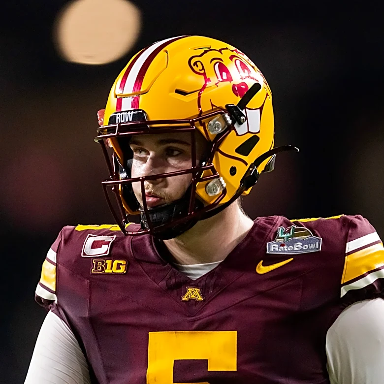 Univ of Minnesota QB Drake Lindsey studies Rams offense, Matt Stafford