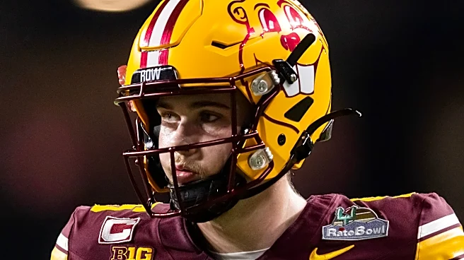 Univ of Minnesota QB Drake Lindsey studies Rams offense, Matt Stafford
