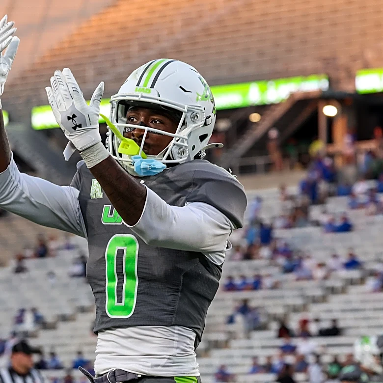 Iverson Hooks following Tez Johnson's path to Oregon
