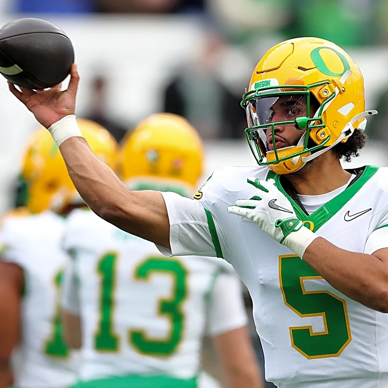 Oregon claims nation's top quarterback room, per PFF