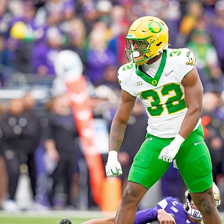 Oregon finding new ways to use 'Swiss Army' EDGE Nasir Wyatt