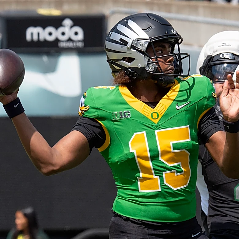 Akili Smith Jr. learning to harness 'freak' talent at Oregon