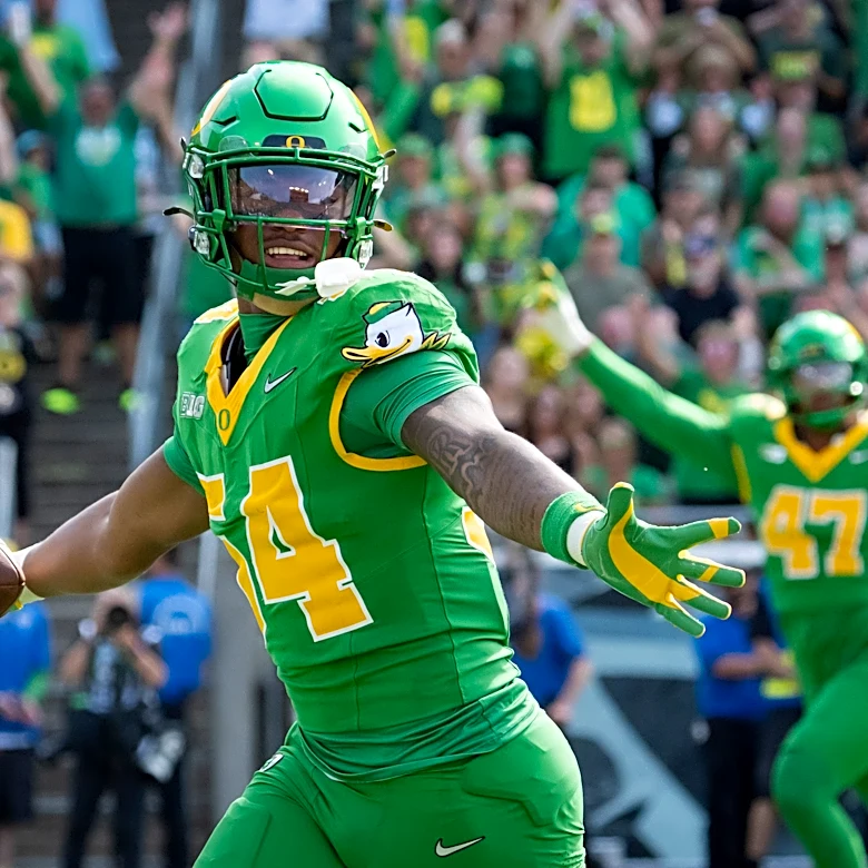 Jerry Mixon channeling Luke Kuechly in new leadership role at Oregon