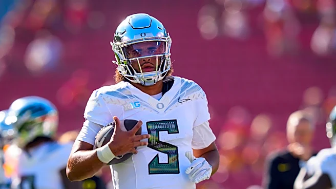 Oregon QB Dante Moore leaves game vs. USC after brutal late hit