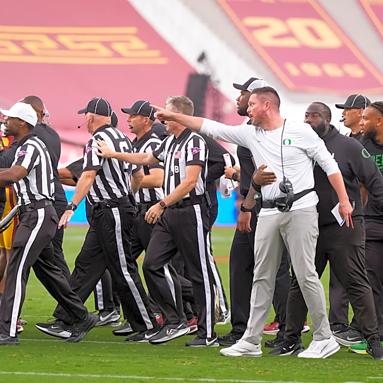 Oregon coach Dan Lanning defends 'petty' shots at Lincoln Riley, USC