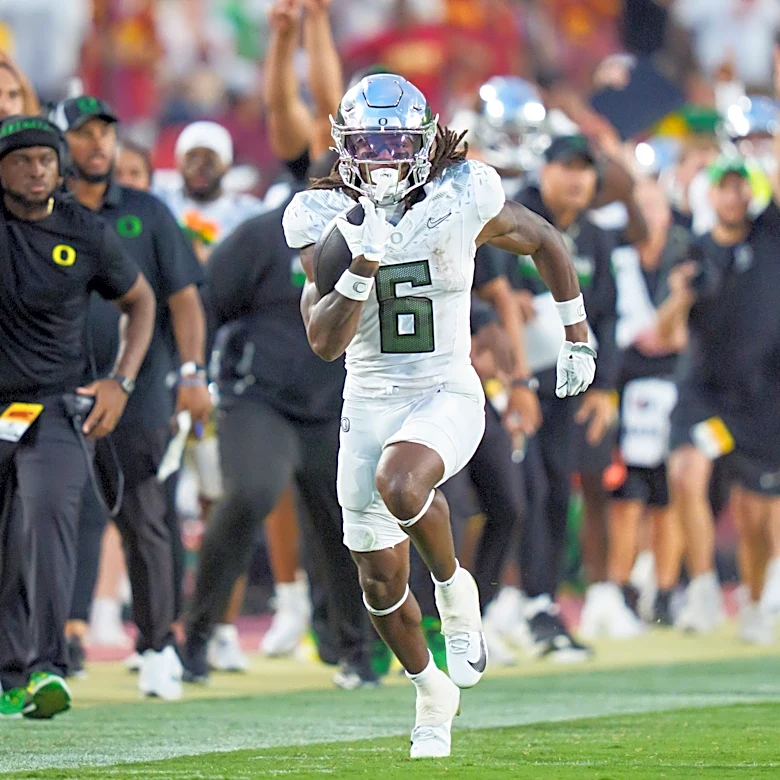 Oregon emerges as double-digit favorite vs. UCLA in early betting line