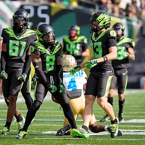 Oregon Ducks fans react to embarrassing home loss vs. UCLA Bruins