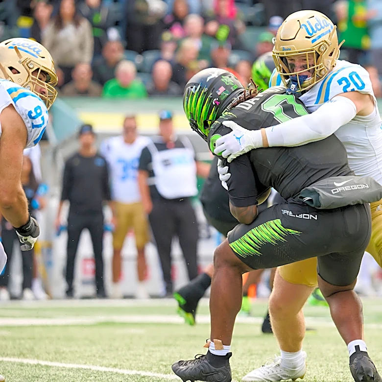 Oregon Ducks unranked in AP poll for first time since 2022