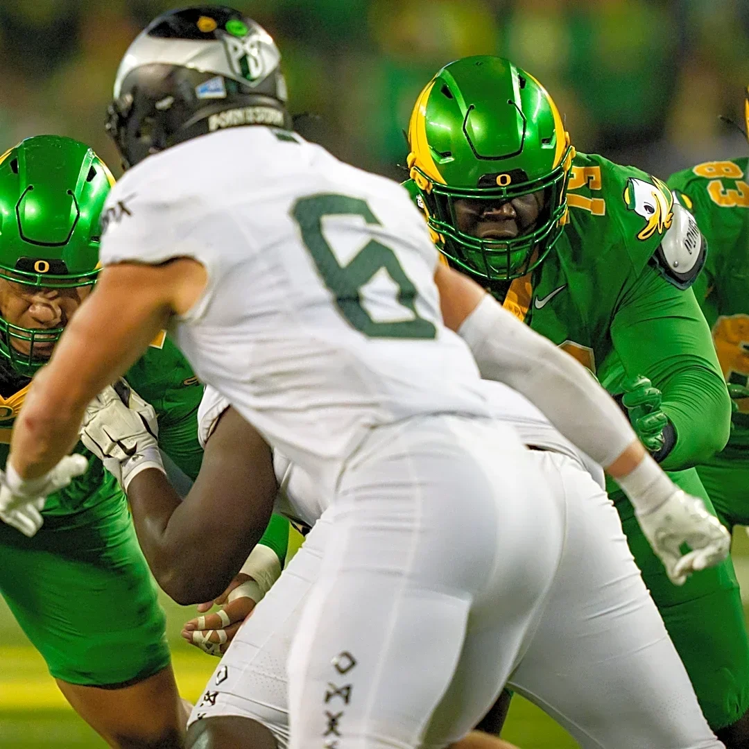 Freshman Tommy Tofi pushing for bigger role on Oregon offensive line