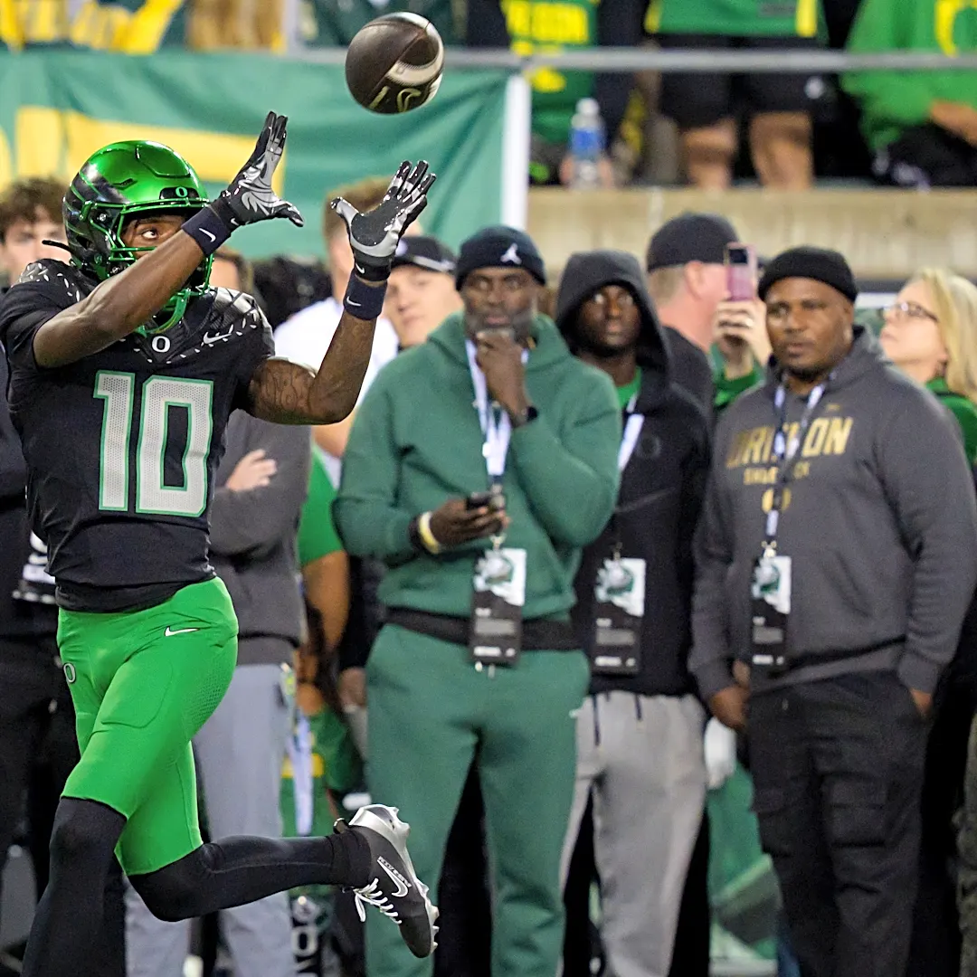 Jalen Lott steps up in biggest moment after delayed Oregon start