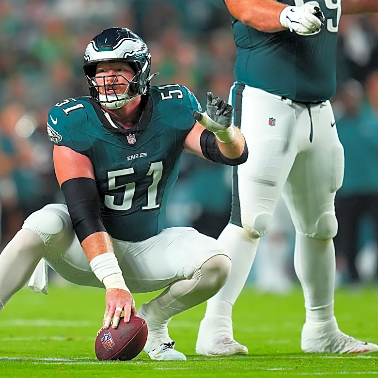 Healthy Cam Jurgens anchors Eagles’ transition to new offense