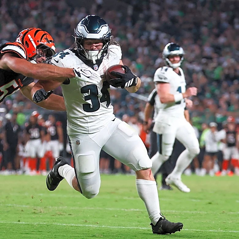 Report: Eagles waive Carson Steele despite strong preseason