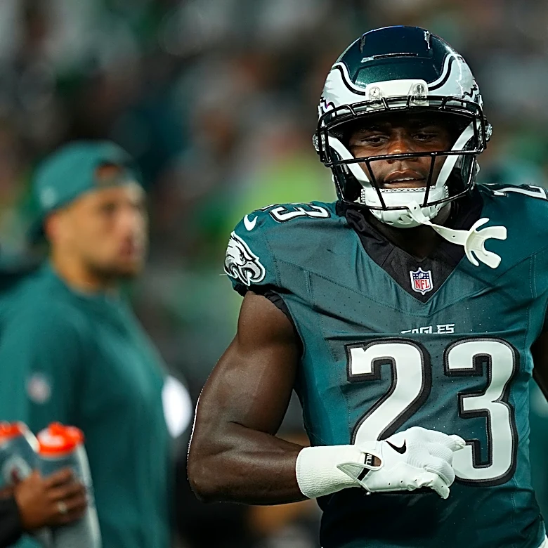 Eagles place Jakorian Bennett, Grant Calcaterra on injured reserve