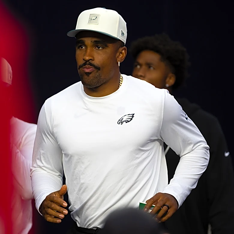 Jalen Hurts explains his quiet leadership style with the Eagles