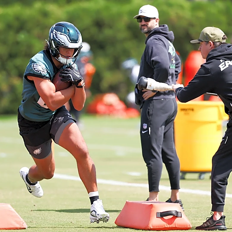 Eagles place rookie tight end Eli Stowers on injured reserve