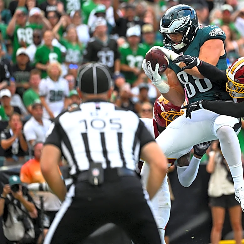 Eagles lead Commanders 14-9 at halftime: Five first-half takeaways