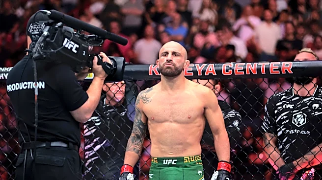 Alexander Volkanovski forces Jordan Mailata to tap out in seconds