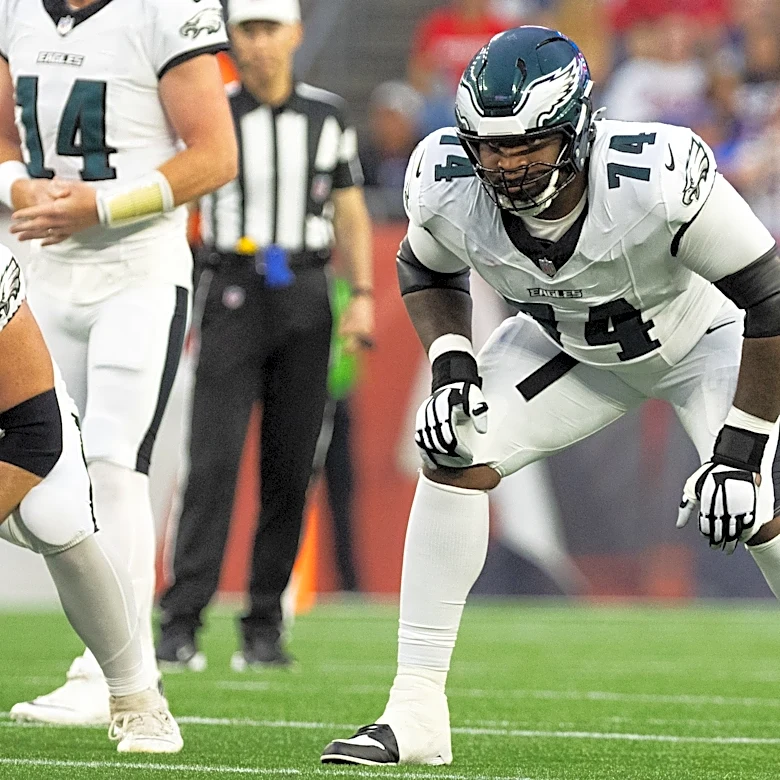 Fred Johnson emerges as a possible option at left guard for Eagles