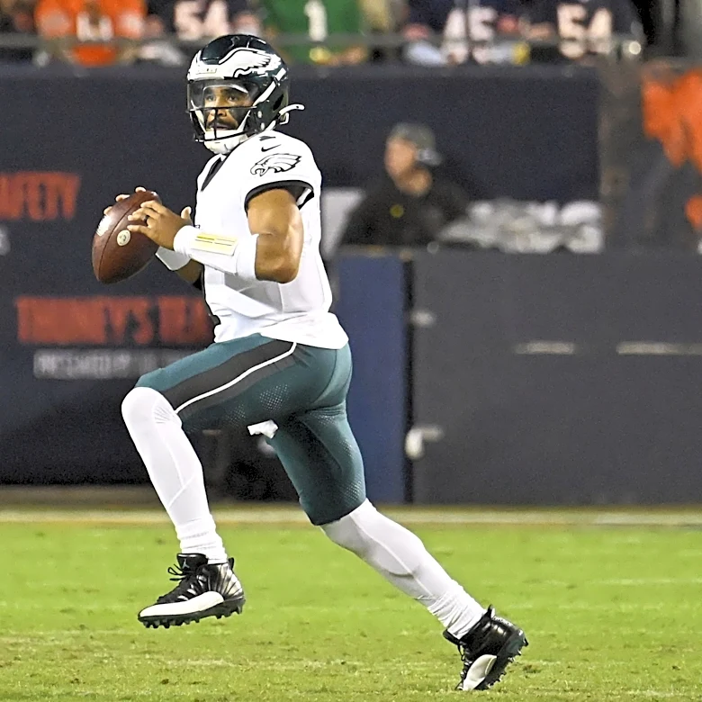 Hurts’ return sparks Eagles before halftime: 10 takeaways vs. Bears