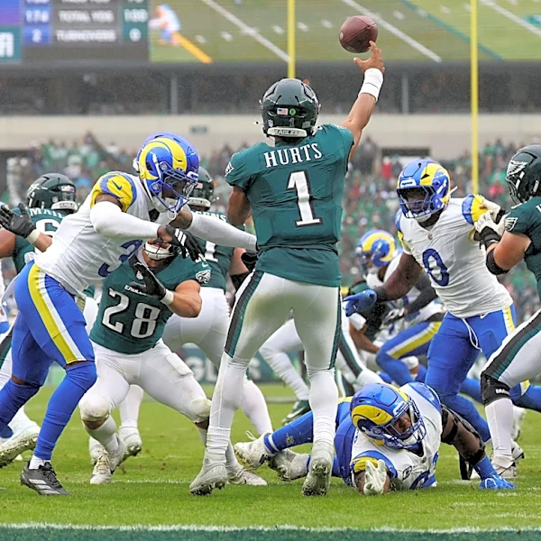 Eagles fall to Rams after scoreless second half and third-down collapse