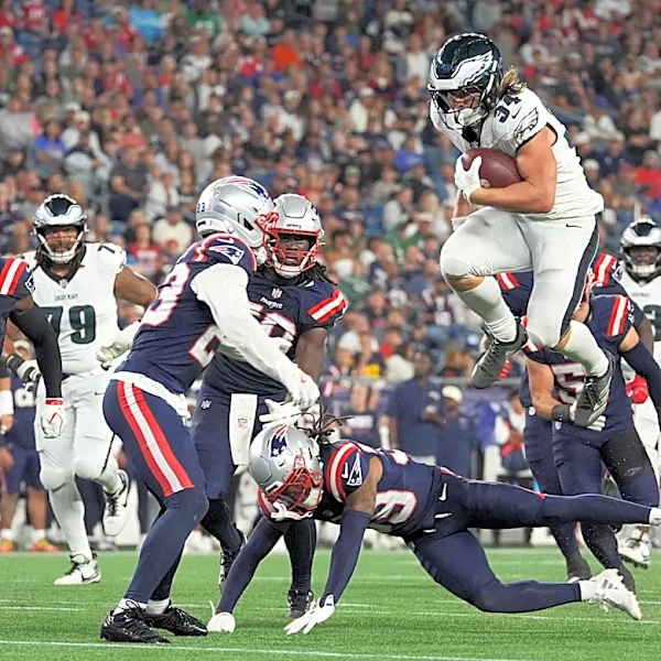 Eagles sign Jake Majors, Carson Steele to active roster before Jaguars