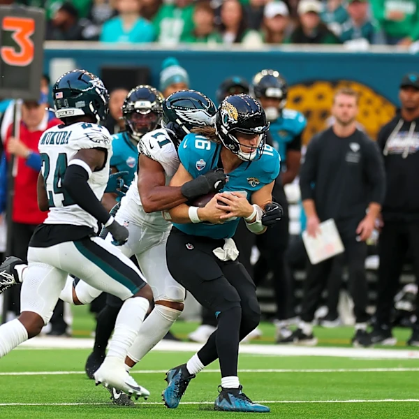 Vic Fangio explains Eagles' plan to rotate Trotter and Jihaad Campbell