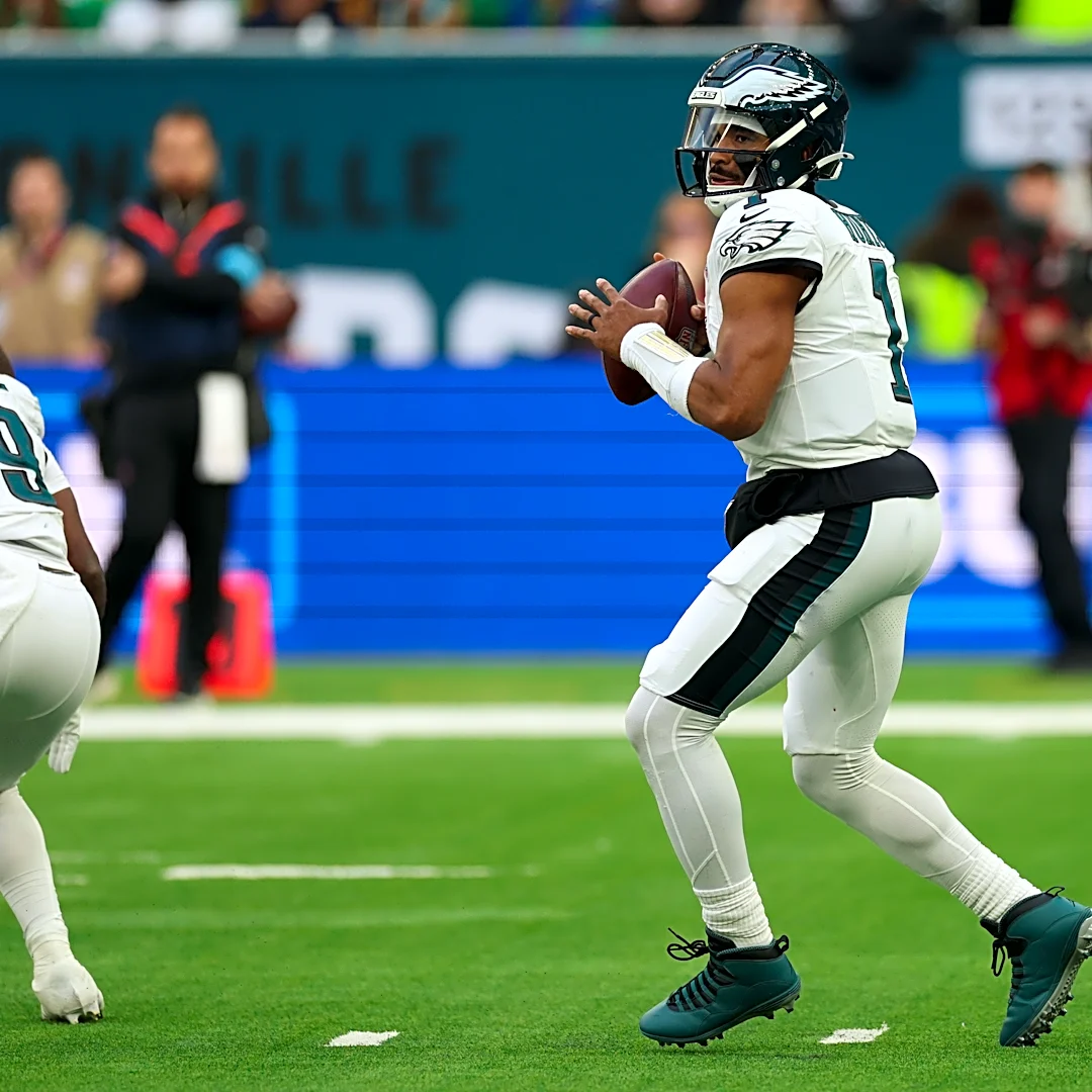 Michael Robinson apologizes for suggesting Jalen Hurts was bailing on Eagles