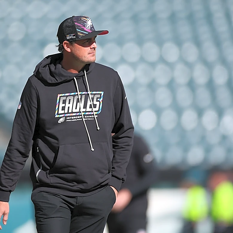 Sean Mannion took a more assertive approach amid Eagles’ offensive slump