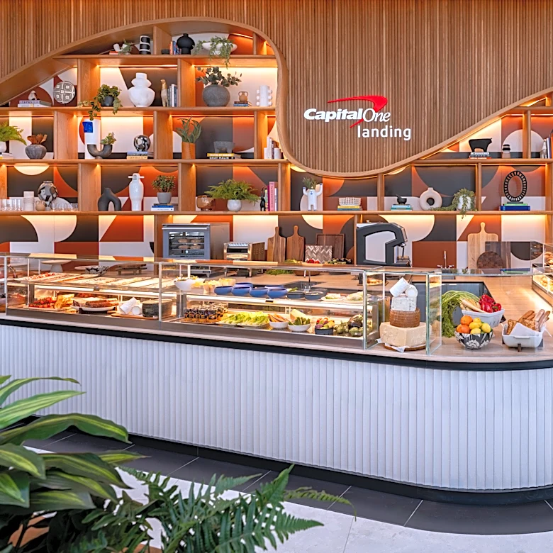 Where to Eat at LaGuardia Airport in New York City