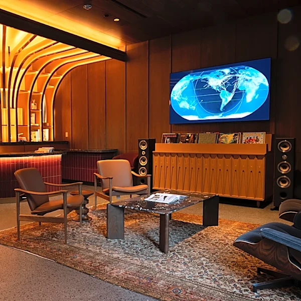 A Tribute to the Golden Age of Travel Takes Off Near Reagan Airport