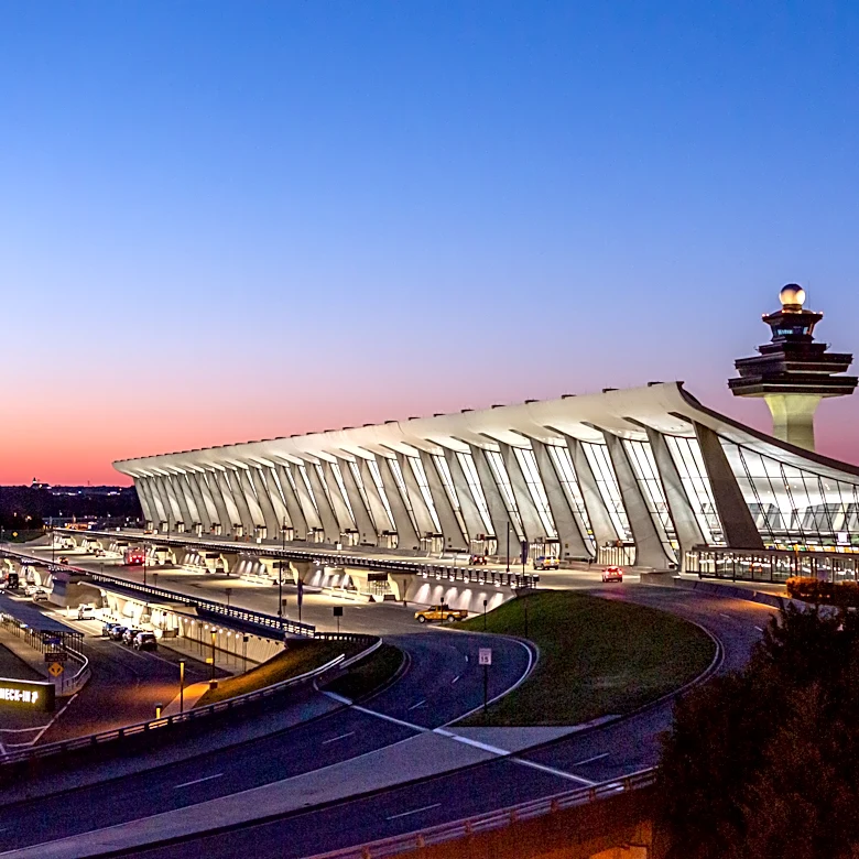 A Traveler’s Guide to Restaurants at Dulles International Airport (IAD)