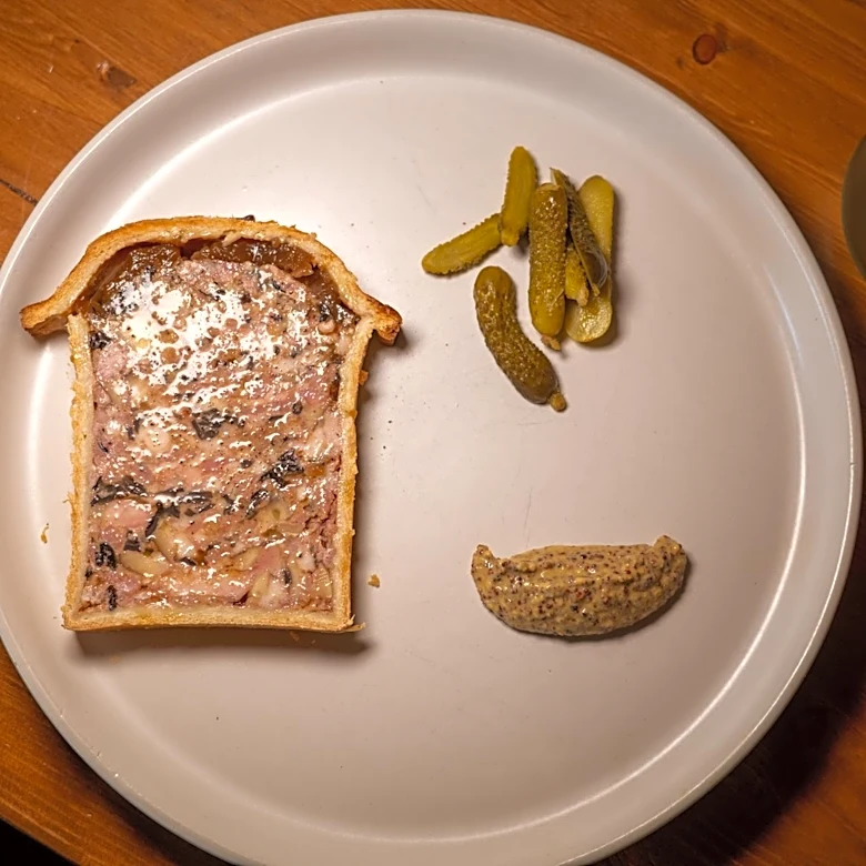 Electric Bleu Brings a Jolt of French Bistro Lightning to Mar Vista