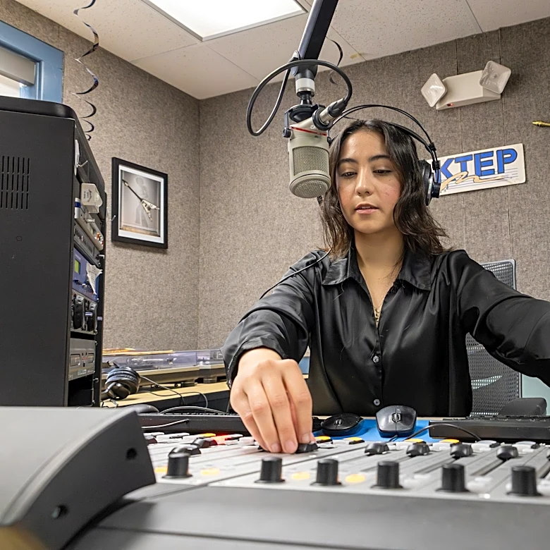 El Paso Community Foundation returning to broadcasting with KTEP deal
