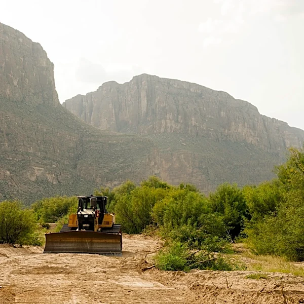 Abbott cites DHS commitment to block border wall at Big Bend