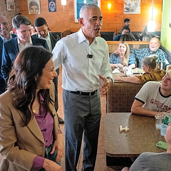 Gina Hinojosa brings governor campaign to El Paso with town hall, rally