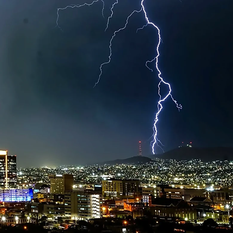El Paso storms knock down poles, disrupt homecoming events