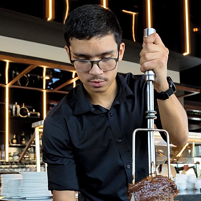 El Paso’s new Las Espadas Brazilian Steakhouse already packing tables